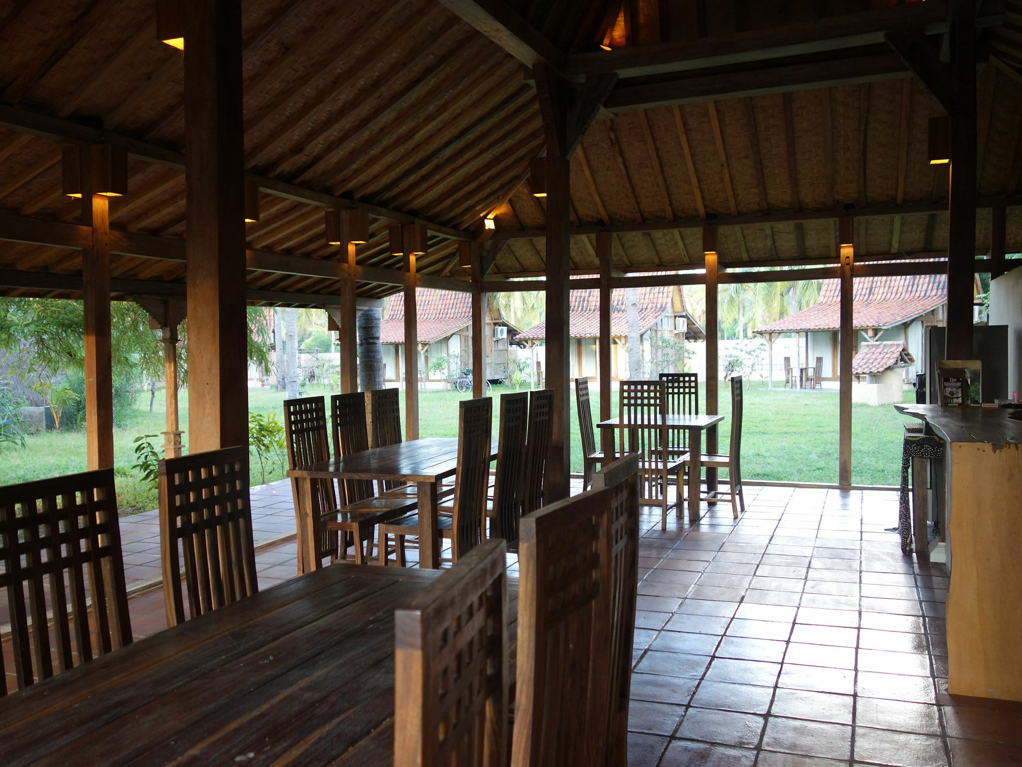 Coconut Garden Resort Гили Траванган Экстерьер фото